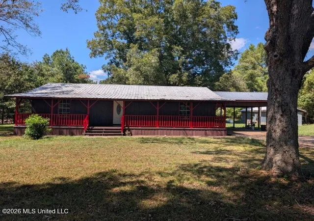 Photo 1 of Single family home for sale at 32 Rose Hl Dr, Natchez, MS 39120 | MLS# 4163703 | Listing updated on 2026-09-29