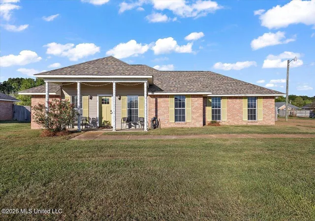 Photo 1 of Sale Pending at 1018 Bullrun Dr, Byram, MS 39272 | MLS# 4163735 | Listing updated on 2026-10-13