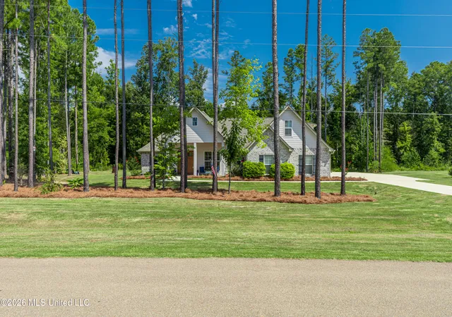 Photo 1 of Single family home for sale at 403 Fallen Acorn Cir, Brandon, MS 39047 | MLS# 4163720 | Listing updated on 2026-09-26