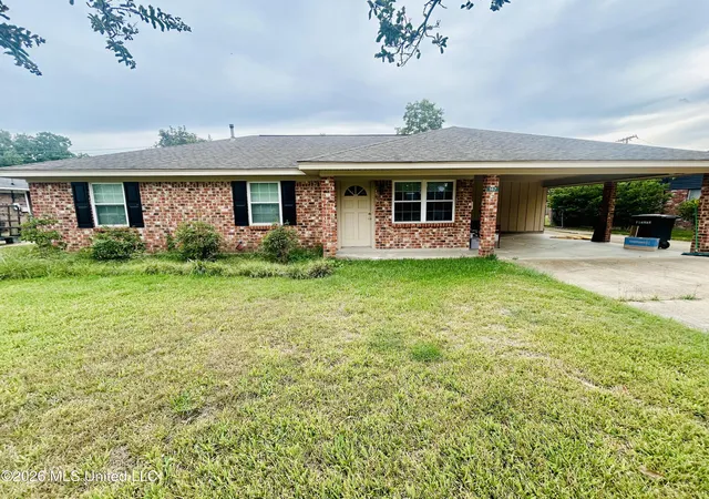 Single family home for sale at 167 Lee Ave, Vidalia, LA 71373 | MLS# 4163754