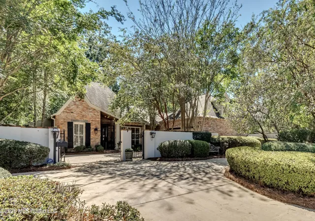 Photo 1 of Sale Pending at 1353 E Northside Dr, Jackson, MS 39211 | MLS# 4164194 | Listing updated on 2026-10-03