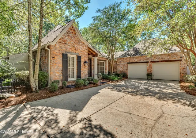 Photo 2 of Sale Pending at 1353 E Northside Dr, Jackson, MS 39211 | MLS# 4164194 | Listing updated on 2026-10-03
