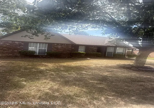 Photo 1 of Single family home for sale at 10113 S Oak Run Dr, Olive Branch, MS 38654 | MLS# 4163761 | Listing updated on 2026-10-15