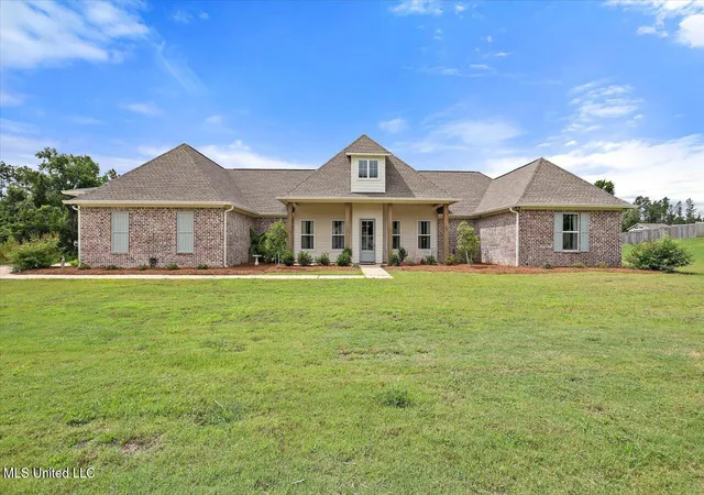 Photo 1 of Single family home for sale at 212 Lost Oak Ln, Brandon, MS 39047 | MLS# 4163769 | Listing updated on 2026-10-29