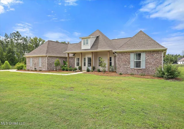 Photo 2 of Single family home for sale at 212 Lost Oak Ln, Brandon, MS 39047 | MLS# 4163769 | Listing updated on 2026-10-29