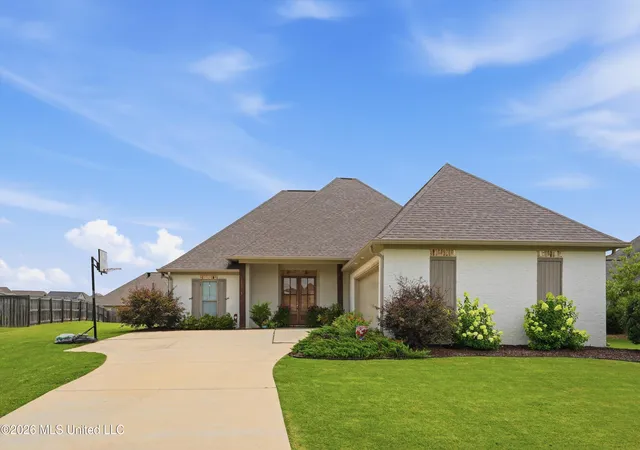 Photo 1 of Sale Pending at 512 Carrington Dr, Brandon, MS 39042 | MLS# 4163878 | Listing updated on 2026-10-25