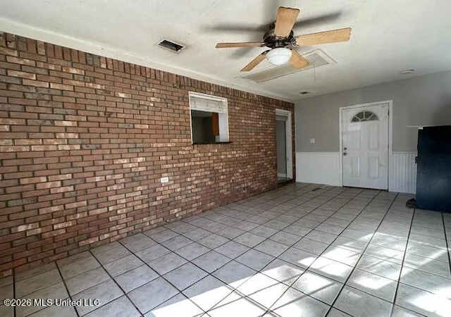 Photo 3 of Single family home for sale at 1400 Oak St, Ocean Springs, MS 39564 | MLS# 4164303 | Listing updated on 2026-10-20