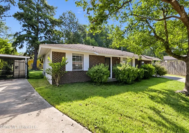 Single family home for sale at 231 Flag Chapel Cir, Jackson, MS 39213 | MLS# 4164979