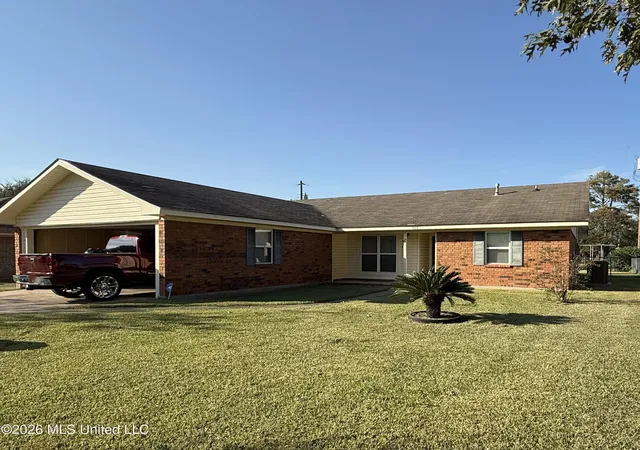 Single family home for sale at 111 Miranda Dr, Vidalia, LA 71373 | MLS# 4163849