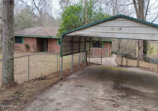 Photo 1 of Single family home for sale at 108 Aubrey Aden Rd, Carriere, MS 39426 | MLS# 4163891 | Listing updated on 2026-09-29