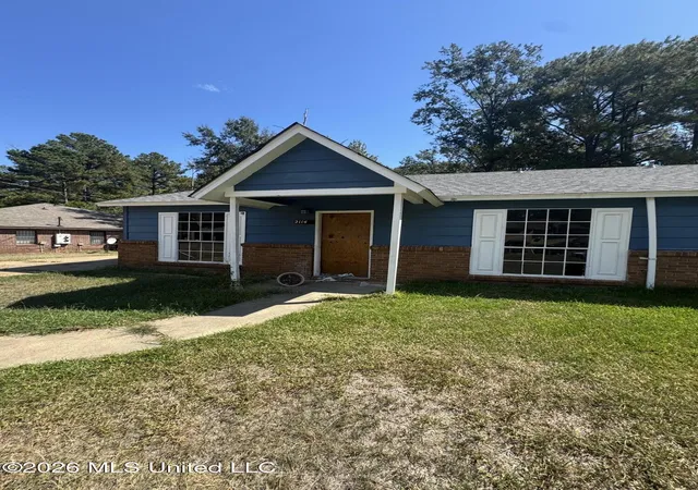 Photo 1 of Sale Pending at 2114 Thousand Oaks Dr, Jackson, MS 39212 | MLS# 4163853 | Listing updated on 2026-10-19