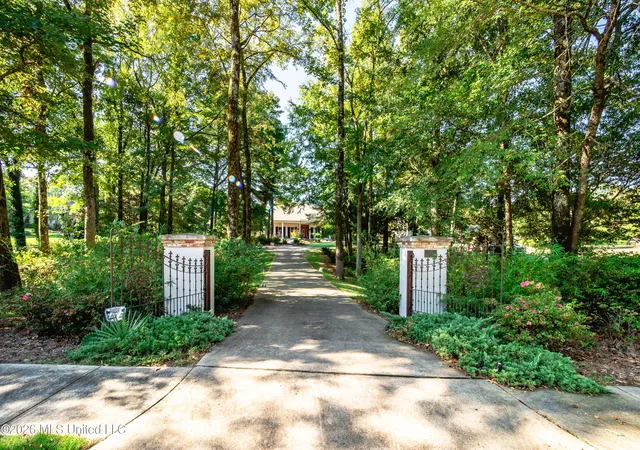 Photo 3 of Single family home for sale at 125 Woodmont Way, Ridgeland, MS 39157 | MLS# 4164306 | Listing updated on 2026-10-02