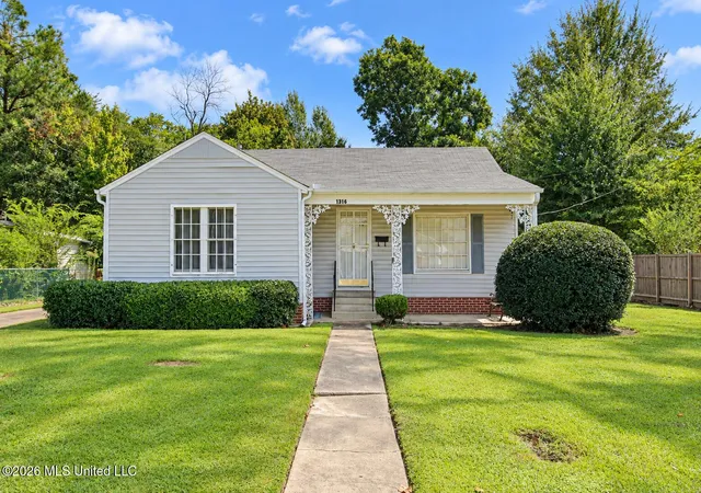 Photo 1 of Single family home for sale at 1316 Calhoun, Yazoo City, MS 39194 | MLS# 4163888 | Listing updated on 2026-09-29