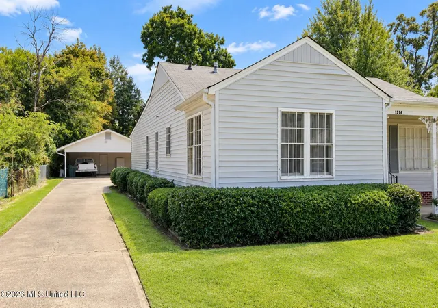 Photo 3 of Single family home for sale at 1316 Calhoun, Yazoo City, MS 39194 | MLS# 4163888 | Listing updated on 2026-09-29