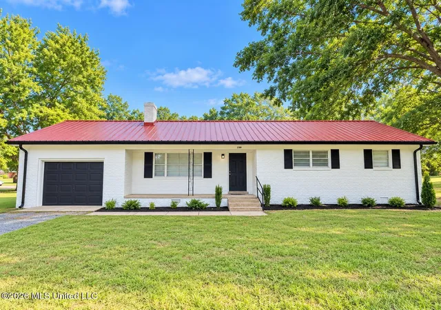 Photo 1 of Single family home for sale at 236 Brownsferry Rd, Senatobia, MS 38668 | MLS# 4163890 | Listing updated on 2026-10-25
