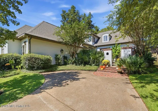 Photo 1 of Sale Pending at 104 Hidden Hts, Ridgeland, MS 39157 | MLS# 4164160 | Listing updated on 2026-10-06