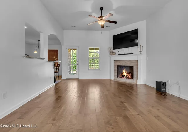 Photo 3 of Single family home for sale at 3530 Champion Hills Dr, Southaven, MS 38672 | MLS# 4163928 | Listing updated on 2026-10-23