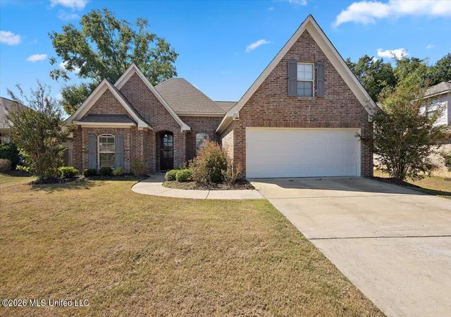 Single family home for sale at 152 Sweetbriar Cir, Canton, MS 39046 | MLS# 4163933