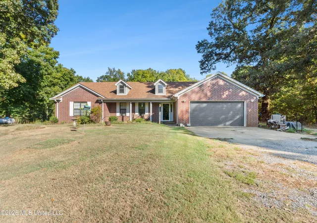 Photo 1 of Single family home for sale at 5716 Poplar Cor Rd, Walls, MS 38680 | MLS# 4164008 | Listing updated on 2026-09-30