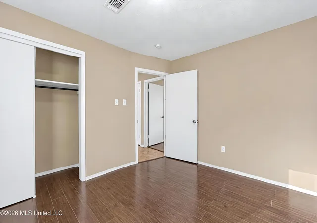 Photo 2 of Sale Pending at 3976 Rainey Rd, Jackson, MS 39212 | MLS# 4164335 | Listing updated on 2026-10-22