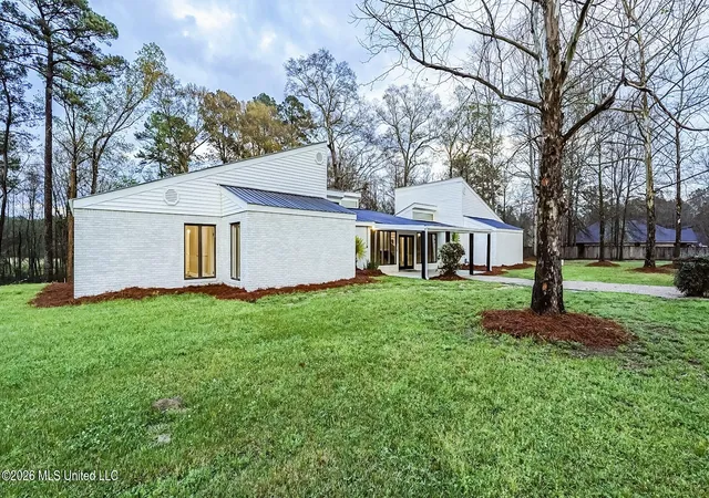 Photo 1 of Single family home for sale at 156 Graves Rd, Ellisville, MS 39437 | MLS# 4163962 | Listing updated on 2026-09-29