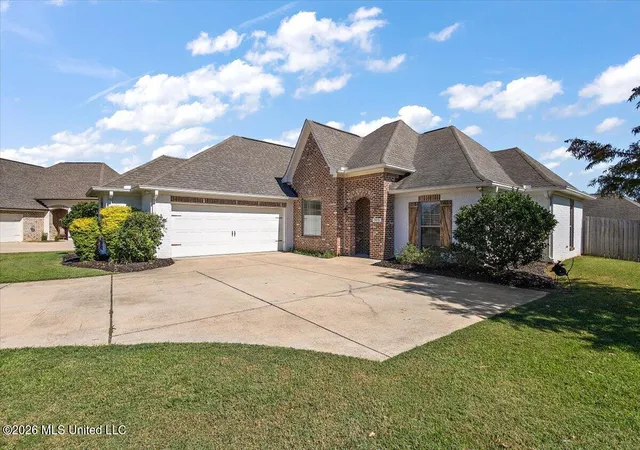 Photo 1 of Single family home for sale at 305 Logan Ct, Canton, MS 39046 | MLS# 4164029 | Listing updated on 2026-10-10
