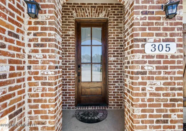 Photo 3 of Single family home for sale at 305 Logan Ct, Canton, MS 39046 | MLS# 4164029 | Listing updated on 2026-10-10