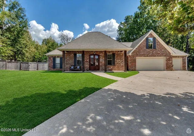 Photo 1 of Single family home for sale at 143 Glen Arbor Ct, Brandon, MS 39042 | MLS# 4164055 | Listing updated on 2026-09-30