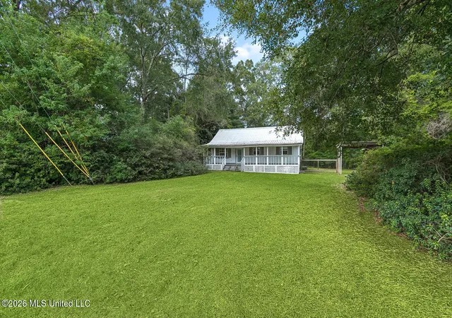 Photo 2 of Single family home for sale at 217 Hide A Way Ln, Carriere, MS 39426 | MLS# 4164005 | Listing updated on 2026-09-30