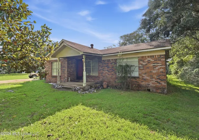 Photo 2 of Single family home for sale at 12231 Shorecrest Rd, Biloxi, MS 39532 | MLS# 4164504 | Listing updated on 2026-10-18