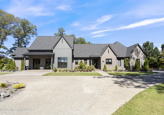 Single family home for sale at 3234 Gracyn Cvs, Hernando, MS 38632 | MLS# 4164104