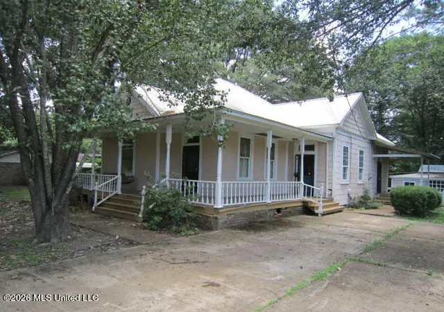 Photo 1 of Single family home for sale at 114 Oak St, Canton, MS 39046 | MLS# 4165084 | Listing updated on 2026-10-09