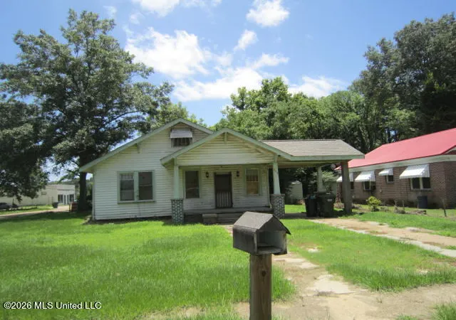 Photo 1 of Single family home for sale at 252 E Academy St, Canton, MS 39046 | MLS# 4164197 | Listing updated on 2026-10-01