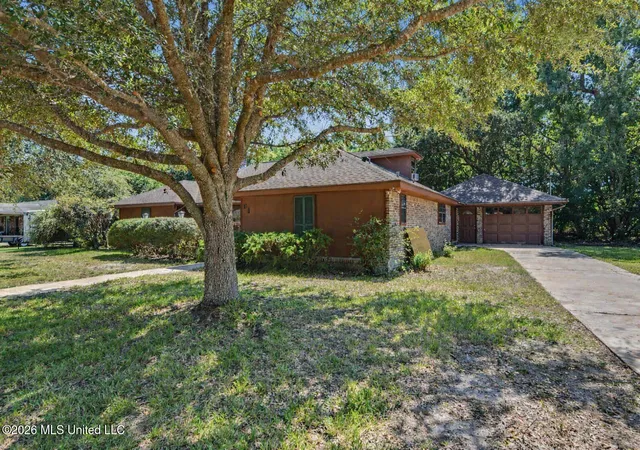 Photo 2 of Single family home for sale at 610 Sunset Dr, Bay Saint Louis, MS 39520 | MLS# 4164039 | Listing updated on 2026-10-13