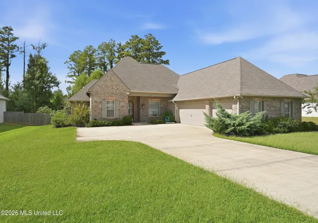 Photo 1 of Single family home for sale at 125 Freeland Ln, Clinton, MS 39056 | MLS# 4164056 | Listing updated on 2026-10-02