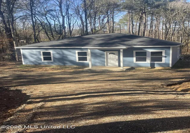 Photo 1 of Sale Pending at 127 Ridge Rd, Sarah, MS 38665 | MLS# 4164048 | Listing updated on 2026-10-08