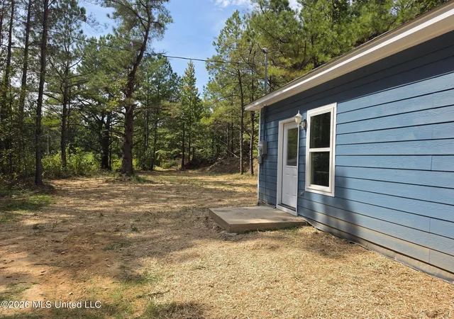 Photo 3 of Sale Pending at 127 Ridge Rd, Sarah, MS 38665 | MLS# 4164048 | Listing updated on 2026-10-08
