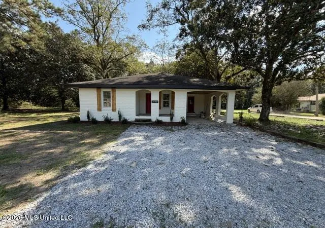 Photo 2 of Single family home for sale at 1906 E Canal St, Picayune, MS 39466 | MLS# 4164064 | Listing updated on 2026-10-10