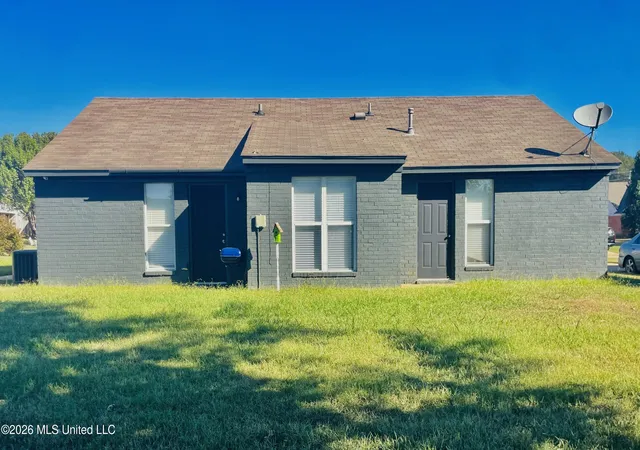 Photo 2 of Single family home for sale at 110 Country Meadows Dr, Senatobia, MS 38668 | MLS# 4164185 | Listing updated on 2026-10-06