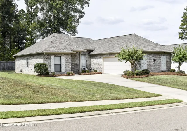 Photo 1 of Single family home for sale at 127 Woodburn Way, Pearl, MS 39208 | MLS# 4164076 | Listing updated on 2026-10-26