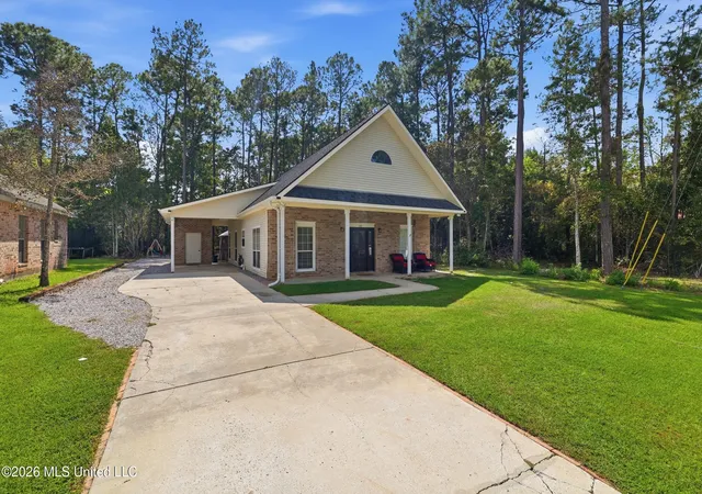 Photo 2 of Single family home for sale at 737 Ieke Cir, Diamondhead, MS 39525 | MLS# 4164074 | Listing updated on 2026-10-20