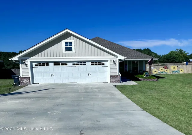 Photo 2 of Sale Pending at 119 Foster Rd, Sumrall, MS 39482 | MLS# 4164083 | Listing updated on 2026-10-19