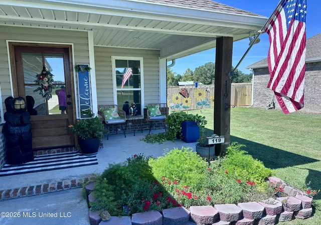 Photo 3 of Sale Pending at 119 Foster Rd, Sumrall, MS 39482 | MLS# 4164083 | Listing updated on 2026-10-19