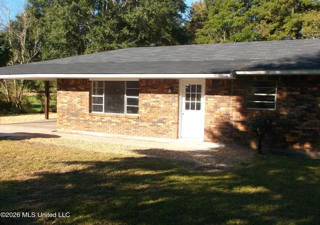 Single family home for sale at 1005 Miller Ln, Summit, MS 39666 | MLS# 4164153