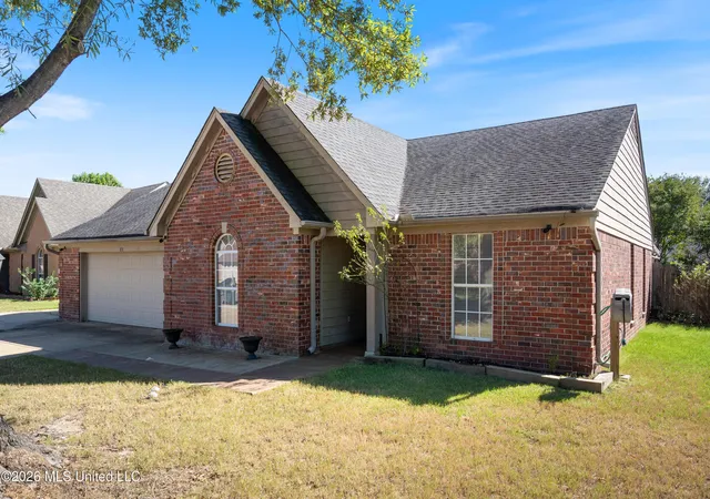Photo 3 of Single family home for sale at 831 Lakemont Dr, Southaven, MS 38672 | MLS# 4164792 | Listing updated on 2026-10-22