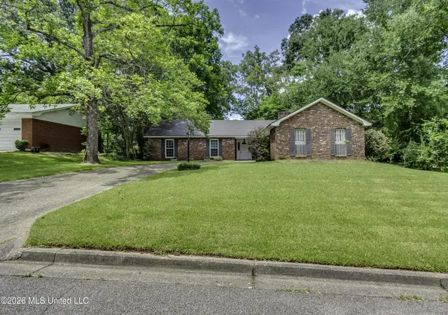 Photo 2 of Single family home for sale at 521 Oakwood Dr, Vicksburg, MS 39180 | MLS# 4165038 | Listing updated on 2026-10-09