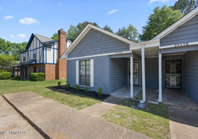 Photo 3 of Multi family home for sale at 2455 River Oaks Blvd, Jackson, MS 39211 | MLS# 4164137 | Listing updated on 2026-10-16