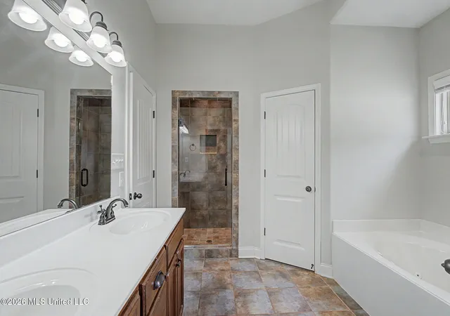 Photo 4 of Single family home for sale at 1316 N Heritage Cir, Hernando, MS 38632 | MLS# 4164145 | Listing updated on 2026-10-25