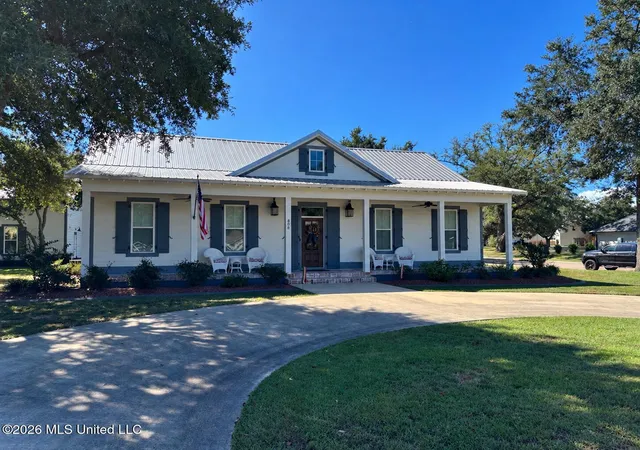Photo 2 of Single family home for sale at 808 Old Spanish Trl, Bay Saint Louis, MS 39520 | MLS# 4164207 | Listing updated on 2026-10-02