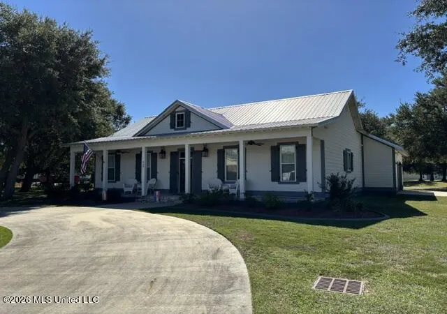 Photo 3 of Single family home for sale at 808 Old Spanish Trl, Bay Saint Louis, MS 39520 | MLS# 4164207 | Listing updated on 2026-10-02
